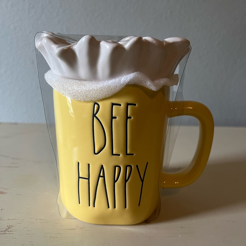 Rae Dunn - BEE HAPPY topper mug